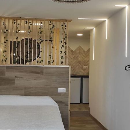 Estudio Con Balcon A 9Min. Del Centro En Metro Sevilla Exterior foto
